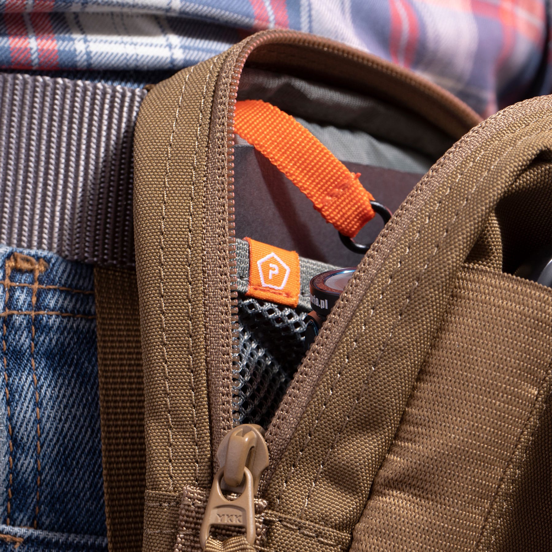 Pentagon Axon Pouch - Univerzálna kapsička, Coyote